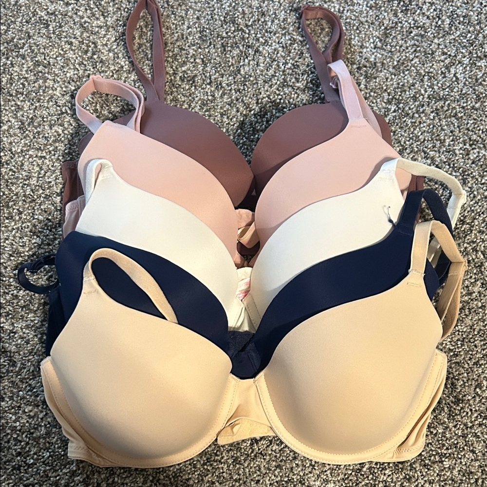PINK Victoria's Secret Neutral and Navy Bra Set